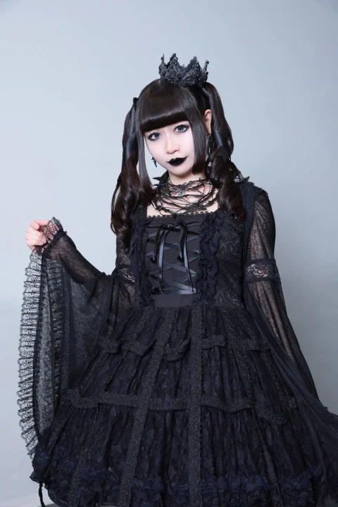 ゴシックファッションの女性