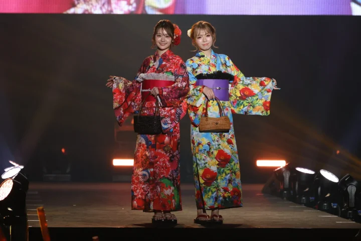 浴衣姿のりんかさんとゆい小池(ゆいちゃみ)さん
