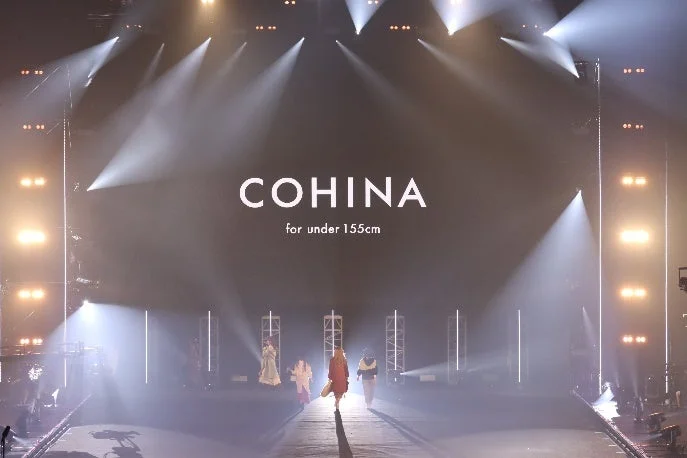 COHINAのファッションショーの様子