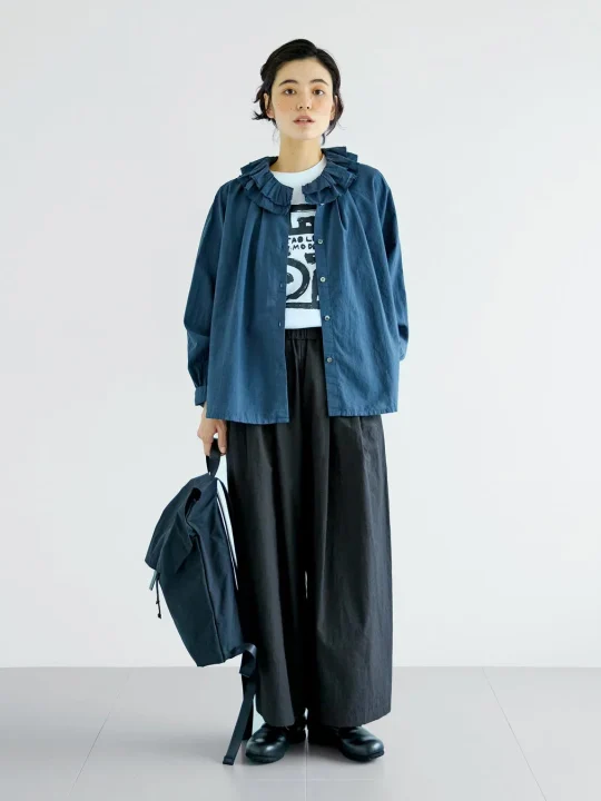 blouse "ciel"のネイビー着用イメージ