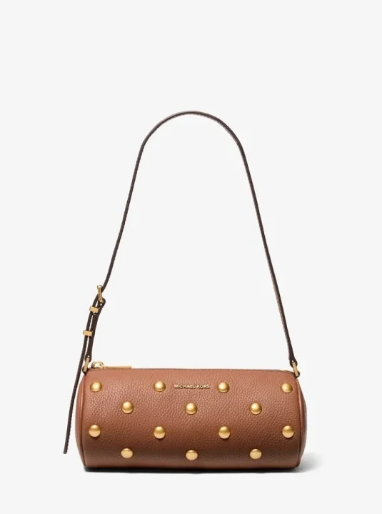 ブラウンのスタッズ付き円筒形ショルダーバッグ