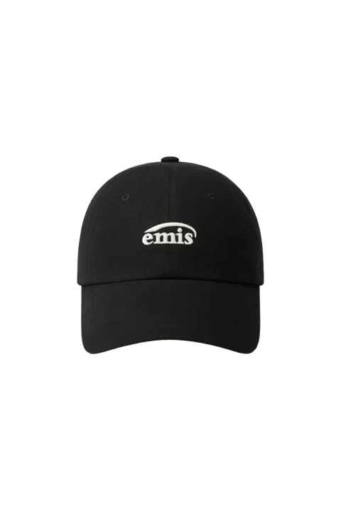 emisの黒いロゴキャップ