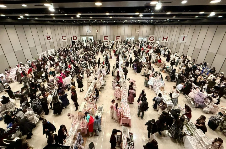 Gothic and Lolita Marketの様子