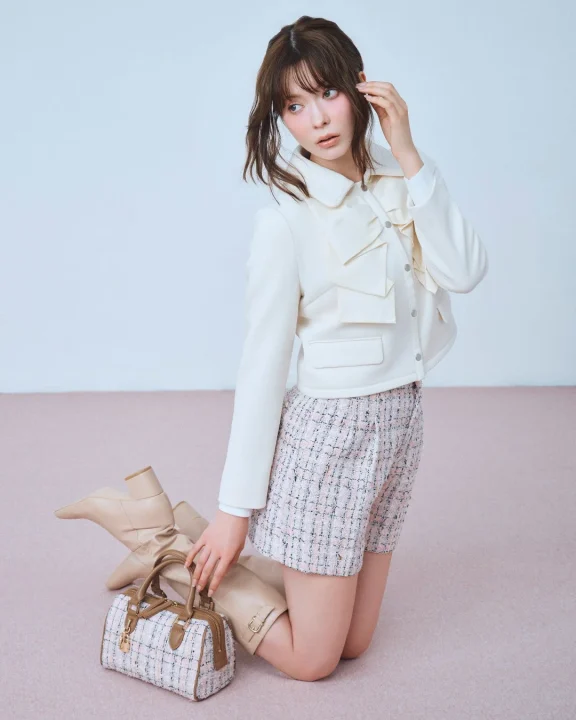 LOOK1