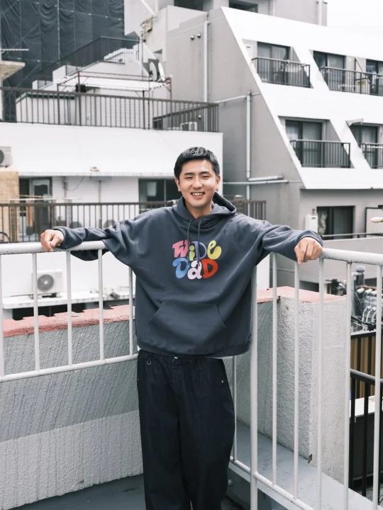 GRAPHIC HOODIE WITH HATCH