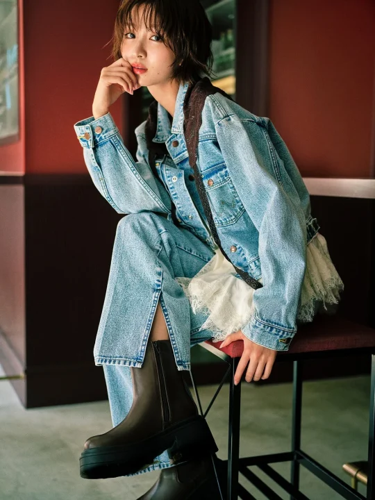 LOOK7 座る