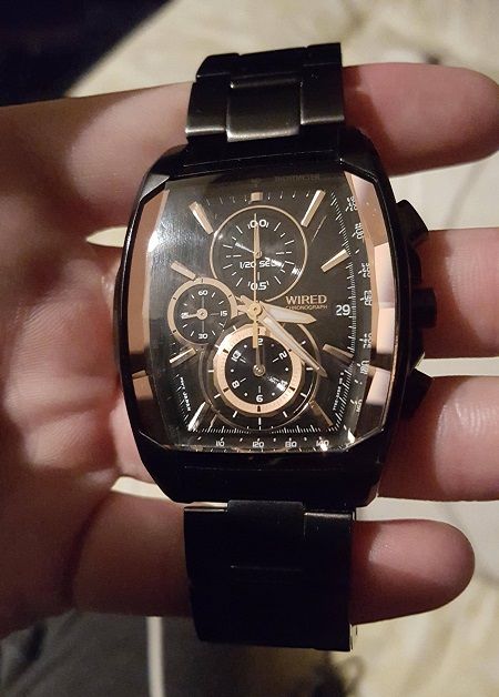 【画像】２万で買った腕時計さらすから、お前らの素直な感想を残してくれ